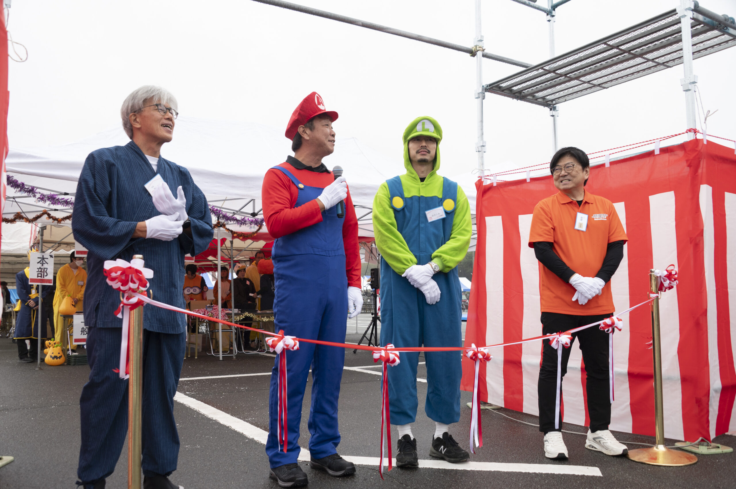 テープカット前のご挨拶