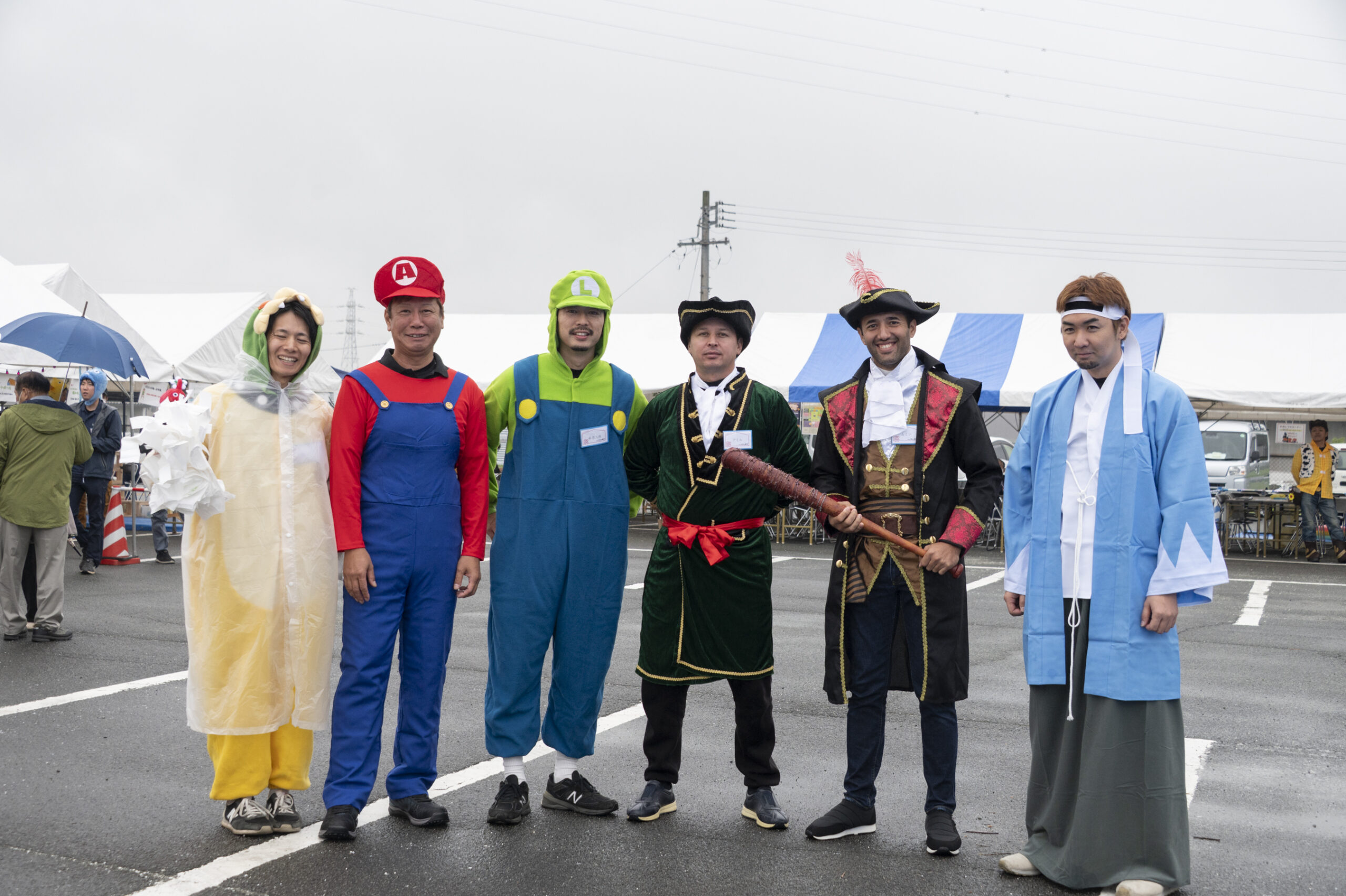 スタッフと業者さんの仮装衣装