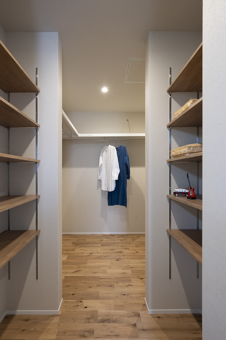 くるちゃん:寝室とつながってて便利やん。私は全部洋服掛けがいいかも